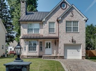 203 School St, Green Brook, NJ 08812