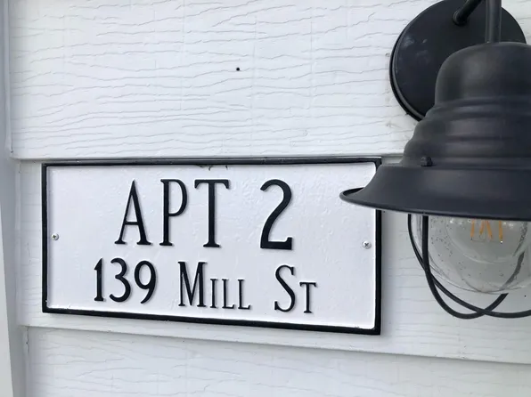 139 E Mill St APT 2, Wauconda, IL 60084