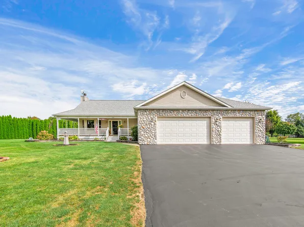 2367 N 4060th Rd, Sheridan, IL 60551