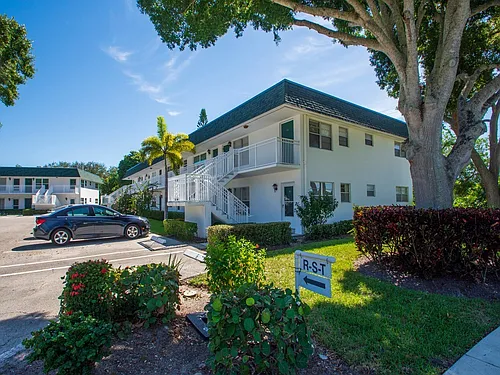 2800 Indian River Blvd Photo 1