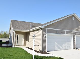 108 Summer Tree Dr, Porter, IN 46304