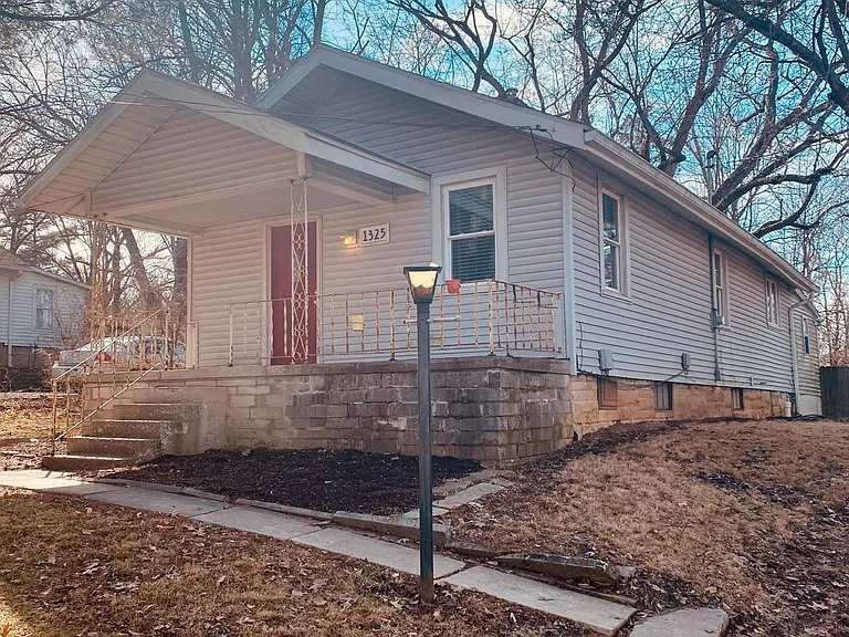 1325 N Kinser Pike — Photo 14