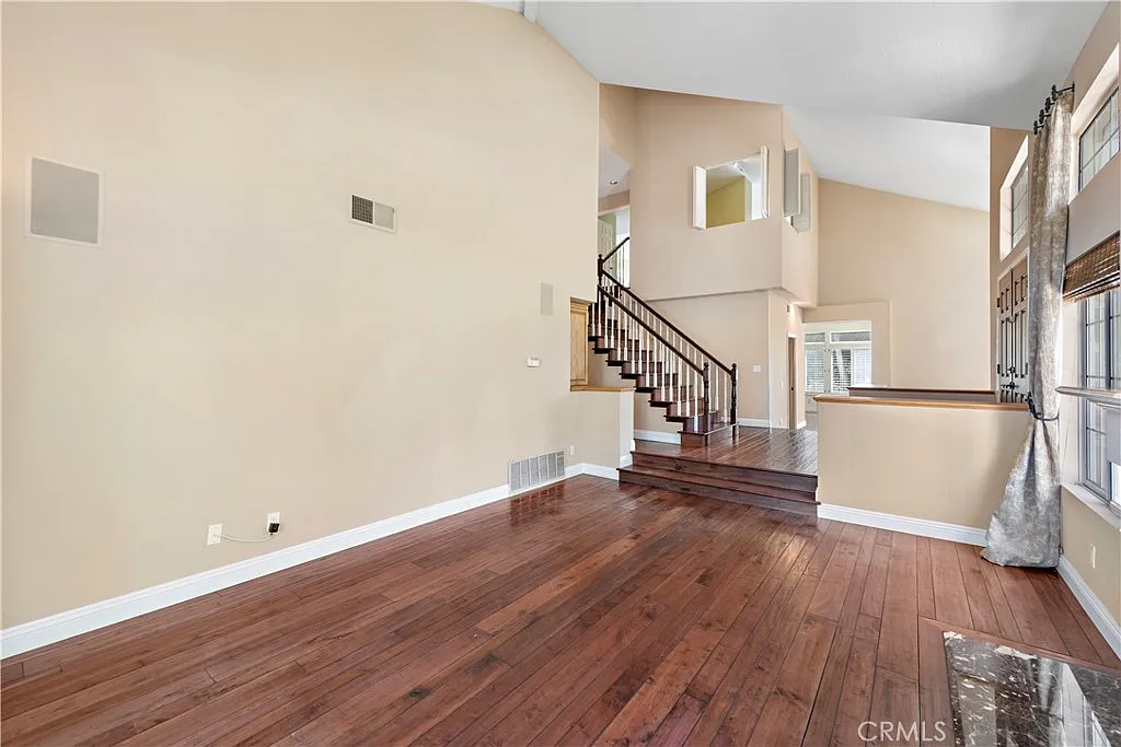 4 bed, 3204 sqft, $6,400 — Photo 3