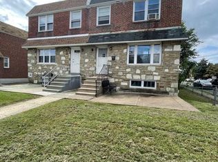 700 Brighton St, Philadelphia, PA 19111