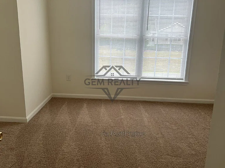 3211 Lancaster Ring Rd — Photo 19