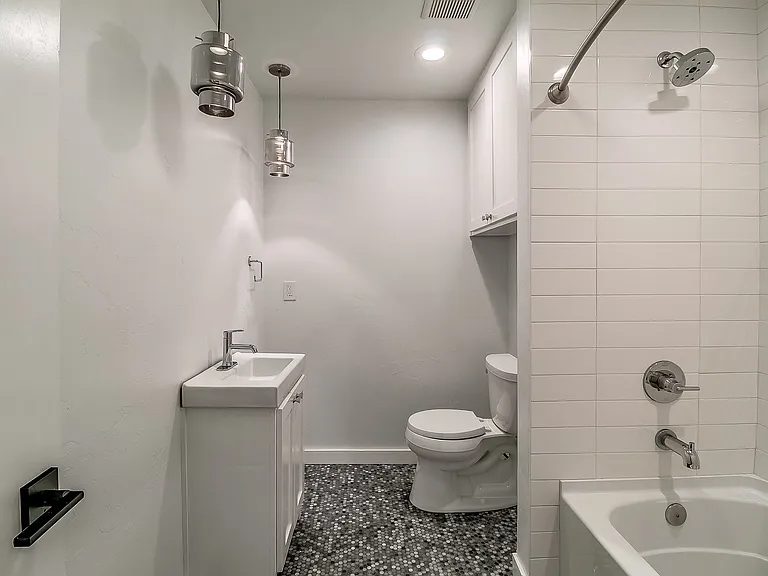 2524 NW 52nd St — Photo 47