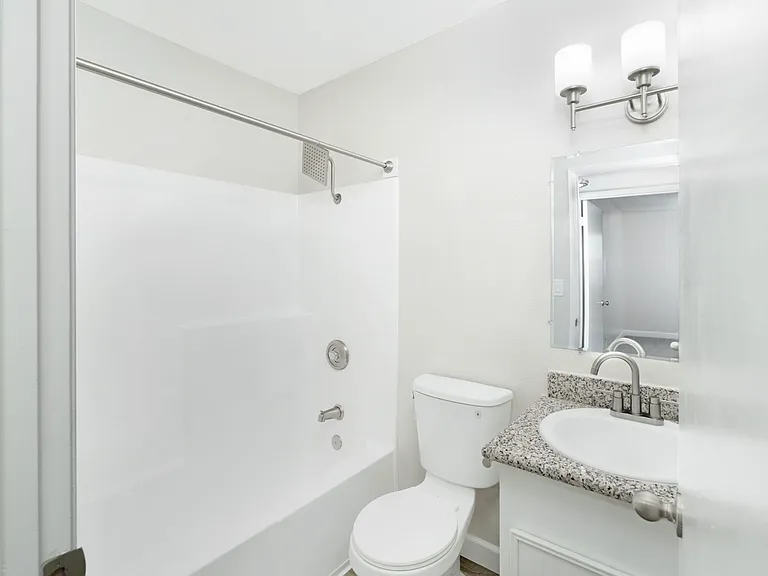 Coyle Creek Apartments — Photo 10