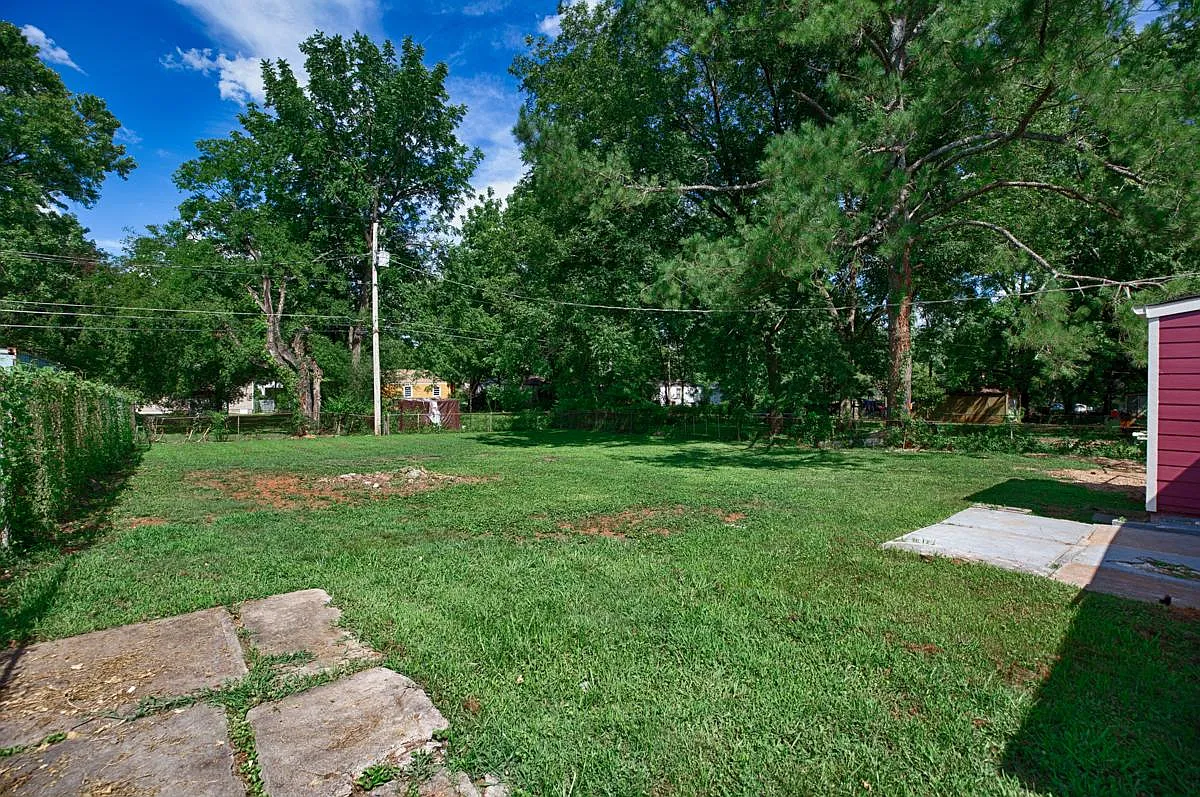 3 bed, 909 sqft, $1,375 — Photo 4