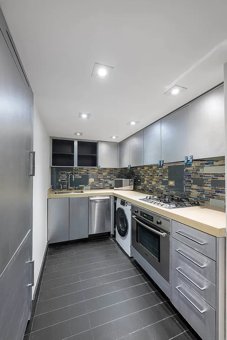 254 Park Avenue South — Photo 1