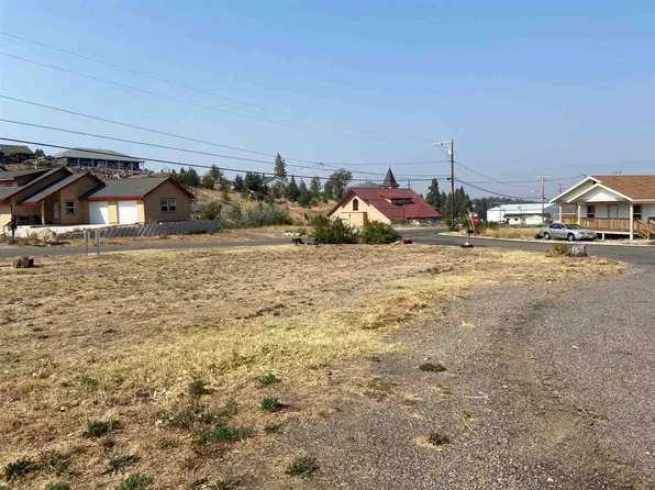 515 Genoa St, Weed, CA 96094