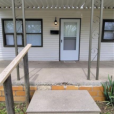 3rd image of 2123 Cardinal Ave