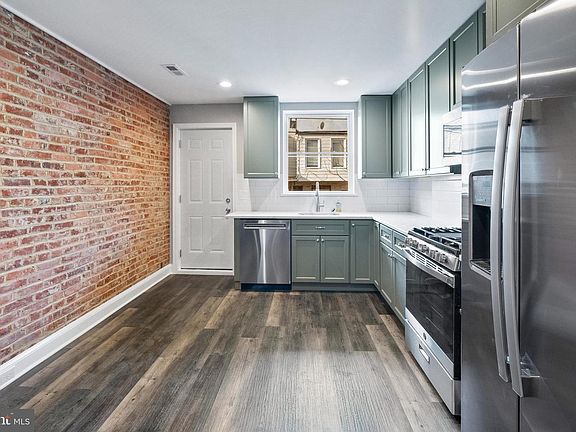 3rd image of 704 N Curley St