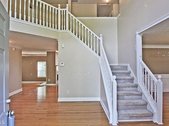 3rd image of 2815 Lake Port Dr