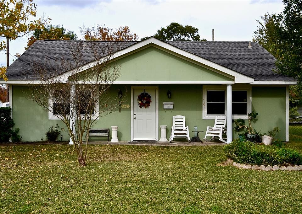 A porch to sit on!