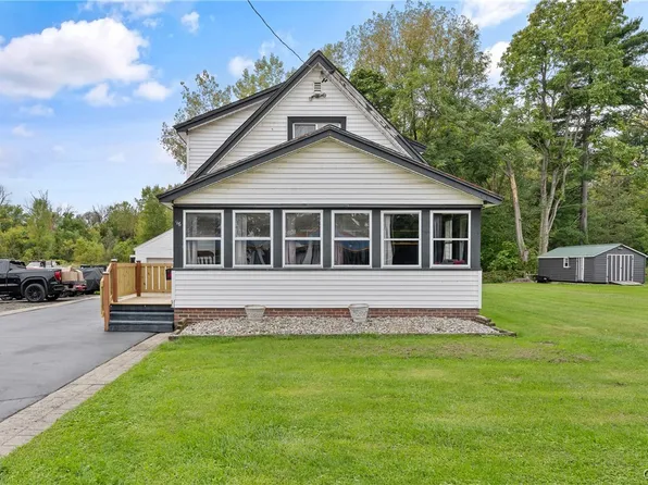 96 Syracuse St, Baldwinsville, NY 13027