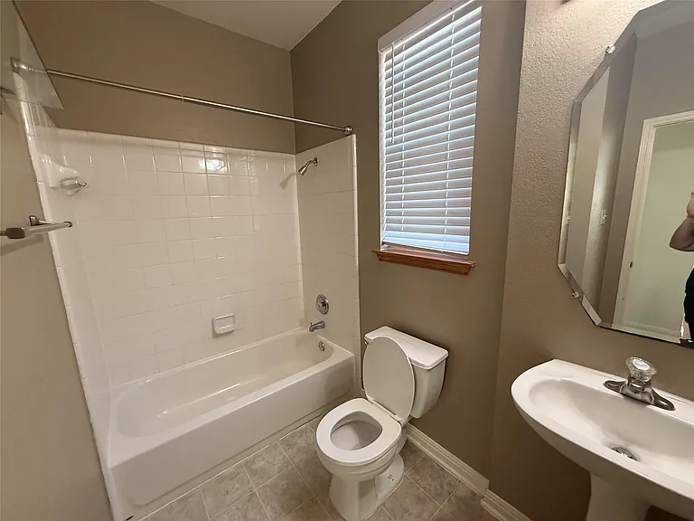 1511 Homewood Cir — Photo 7