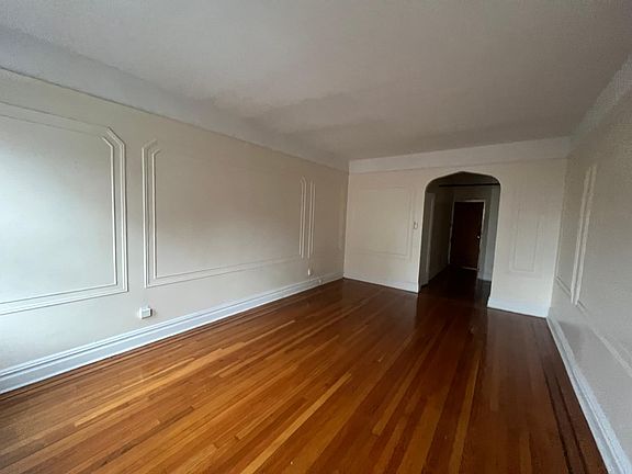 3rd image of 34 Kensington Ave #5A