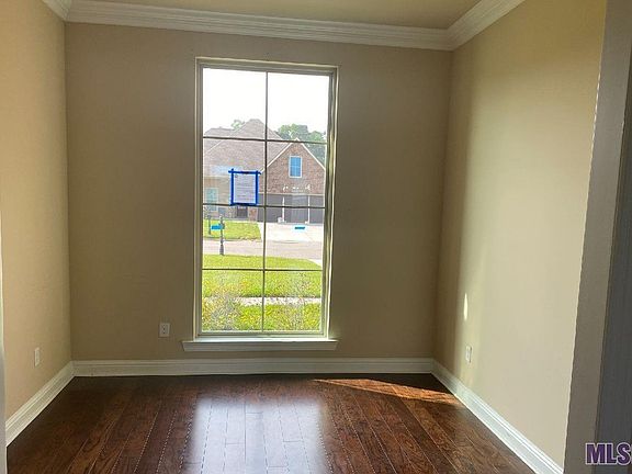 5th image of 23047 Arcwood Dr