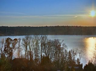 8289 SE 82nd St, Mercer Island, WA 98040
