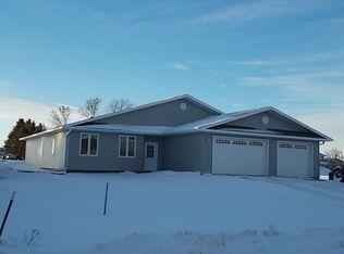 1102 16th Ave SE, Devils Lake, ND 58301