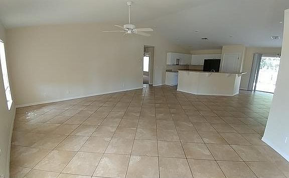 3rd image of 2119 NE 15th Ave