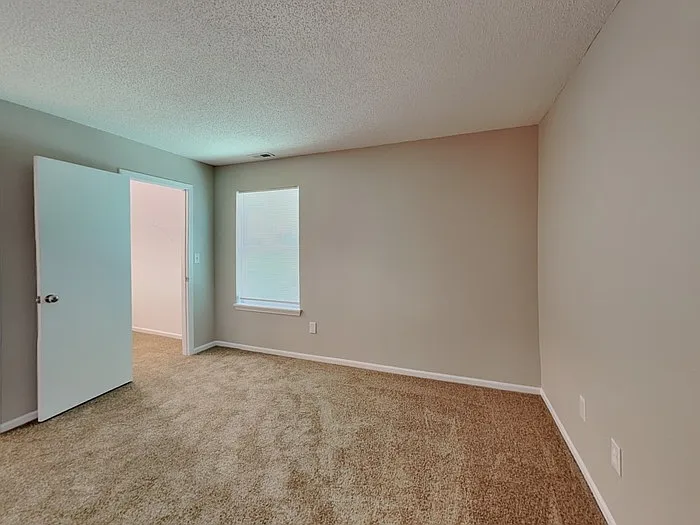 4440 Riverbrook Ln — Photo 9