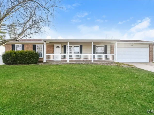 31 Four Winds Dr, Saint Peters, MO 63376