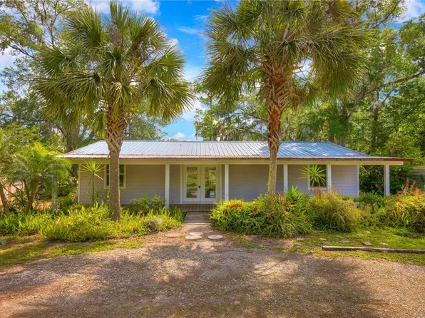 55646 Carl St, Astor, FL 32102