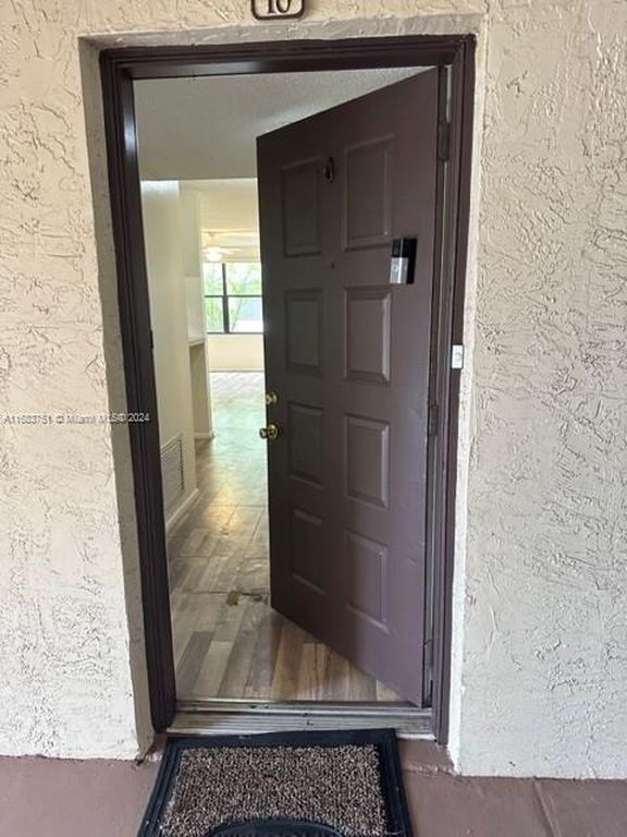 4421 W McNab Rd APT 10, photo 2