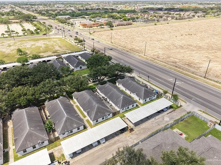2113 W Carlos Dr — Photo 4