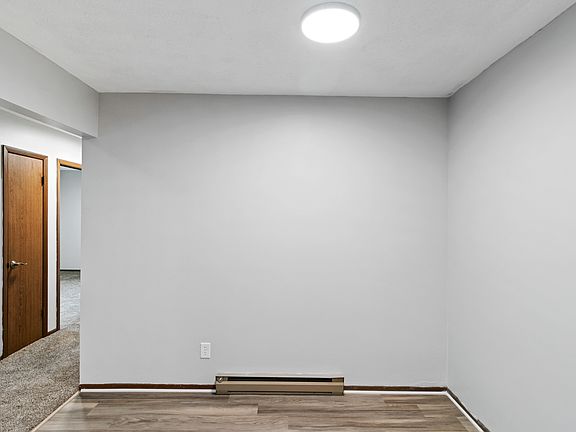 4th image of 400 E River St #89de3adf2