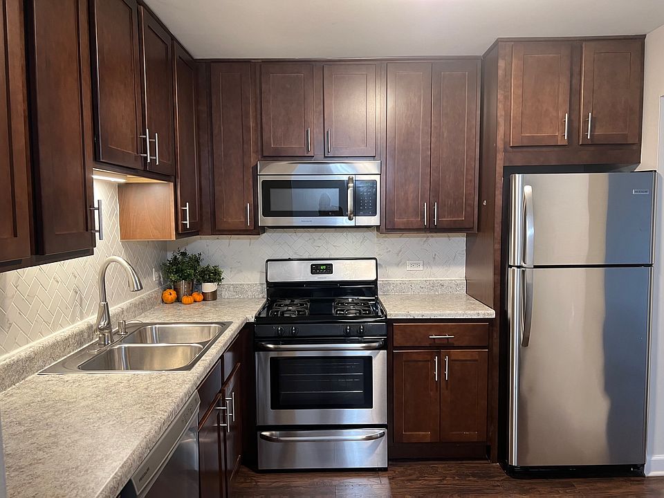 1st image of 3615 Central Rd #2