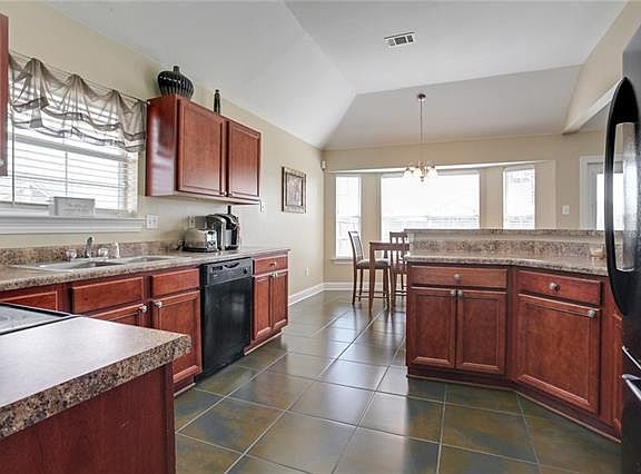 4th image of 45 Tuscany Dr