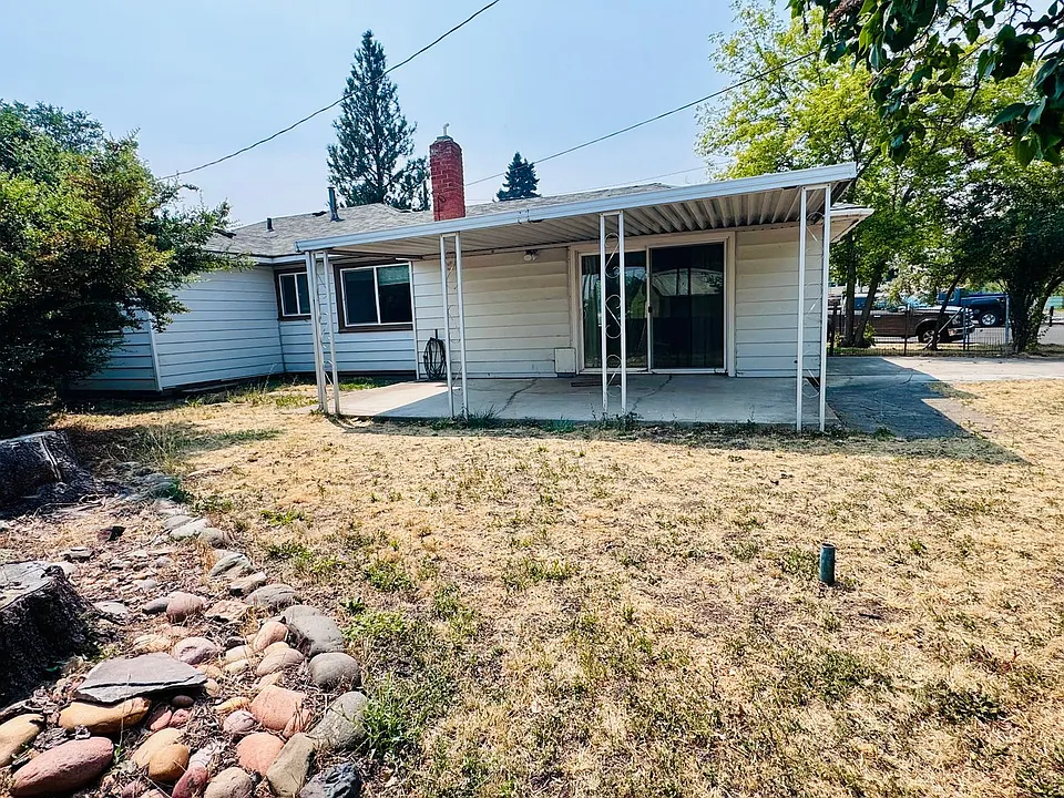 1101 F Ave