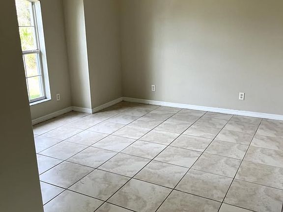 2nd image of 1534 Mincey Ter