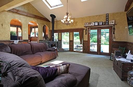 5th image of 9 Pine Meadow Rd