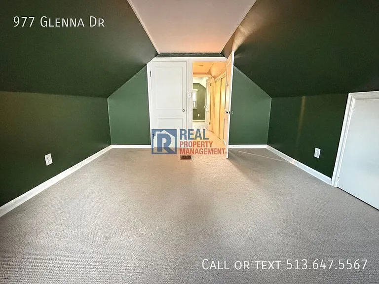 977 Glenna Dr — Photo 13