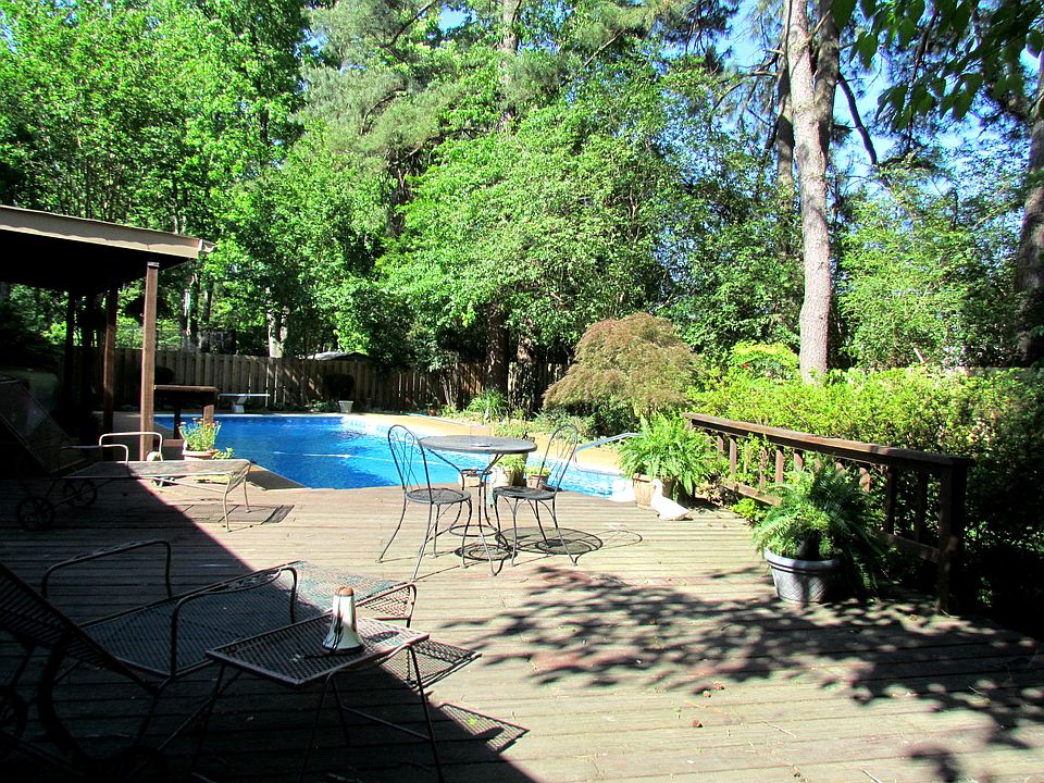 2nd image of 1720 Tamarack Ln