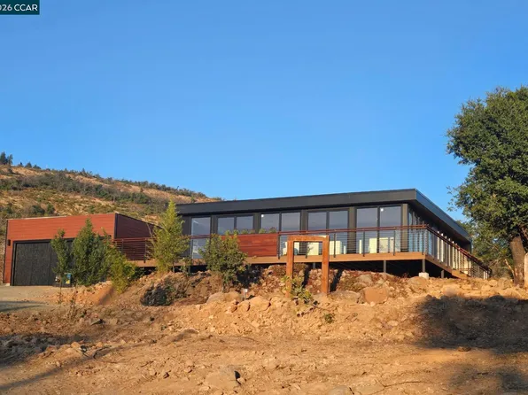 139 Oak St, Saint Helena, CA 94574