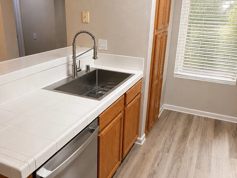 320 Caldecott Ln #108 — Photo 8