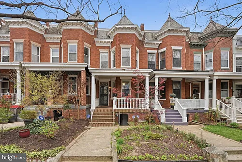 56 Adams St NW Photo 1