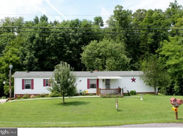 3 Laub Ln, Mohnton, PA 19540