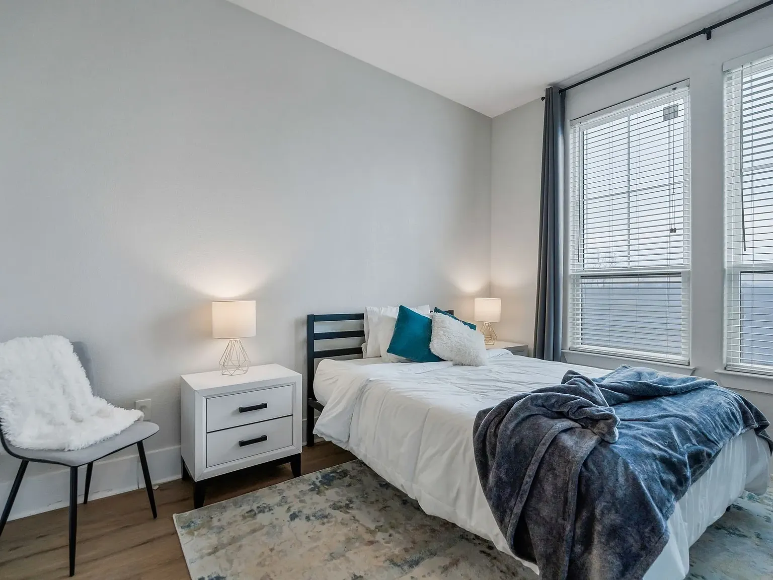 2 bed, 1300 sqft, $2,900 — Photo 3