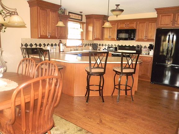 3rd image of 1115 Shawn Cir