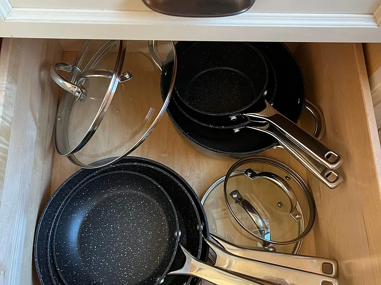 Induction 2 Burner Cooktop w/ Pots and Pans