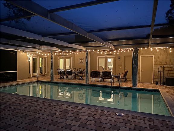 4th image of 614 Royal Crest Dr