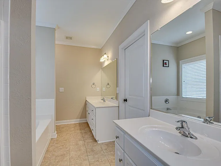 2520 Grier Cir — Photo 23