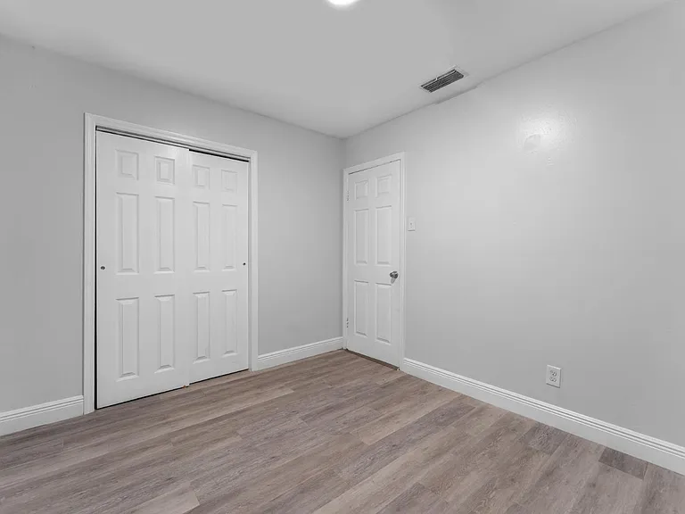 Unit Photo