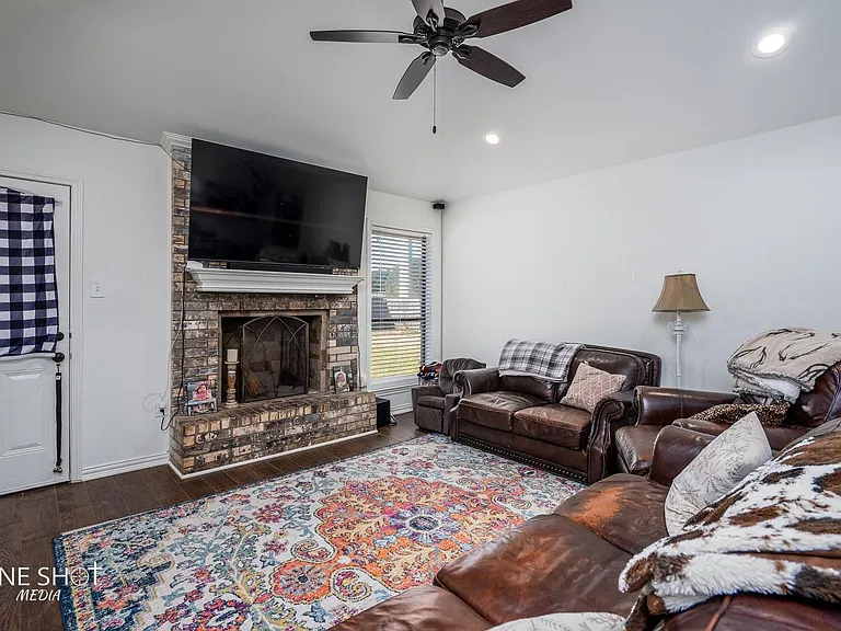 5081 Velta Ln — Photo 4