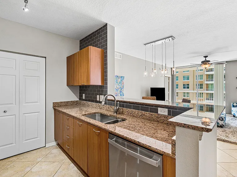 700 E Boynton Beach Blvd #803 — Photo 9